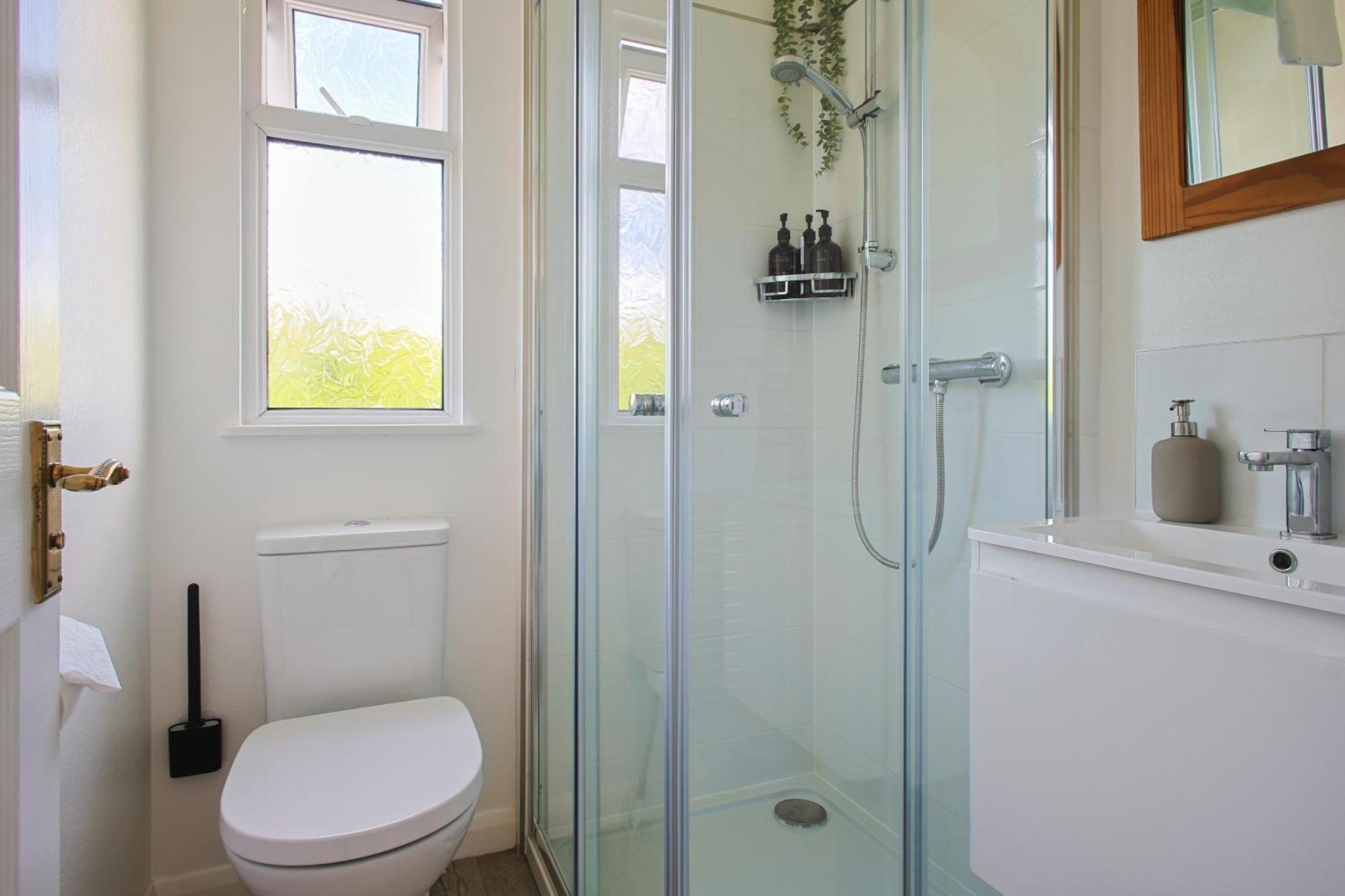 Hot Tub With A View - Christchurch Harbour Exterior photo